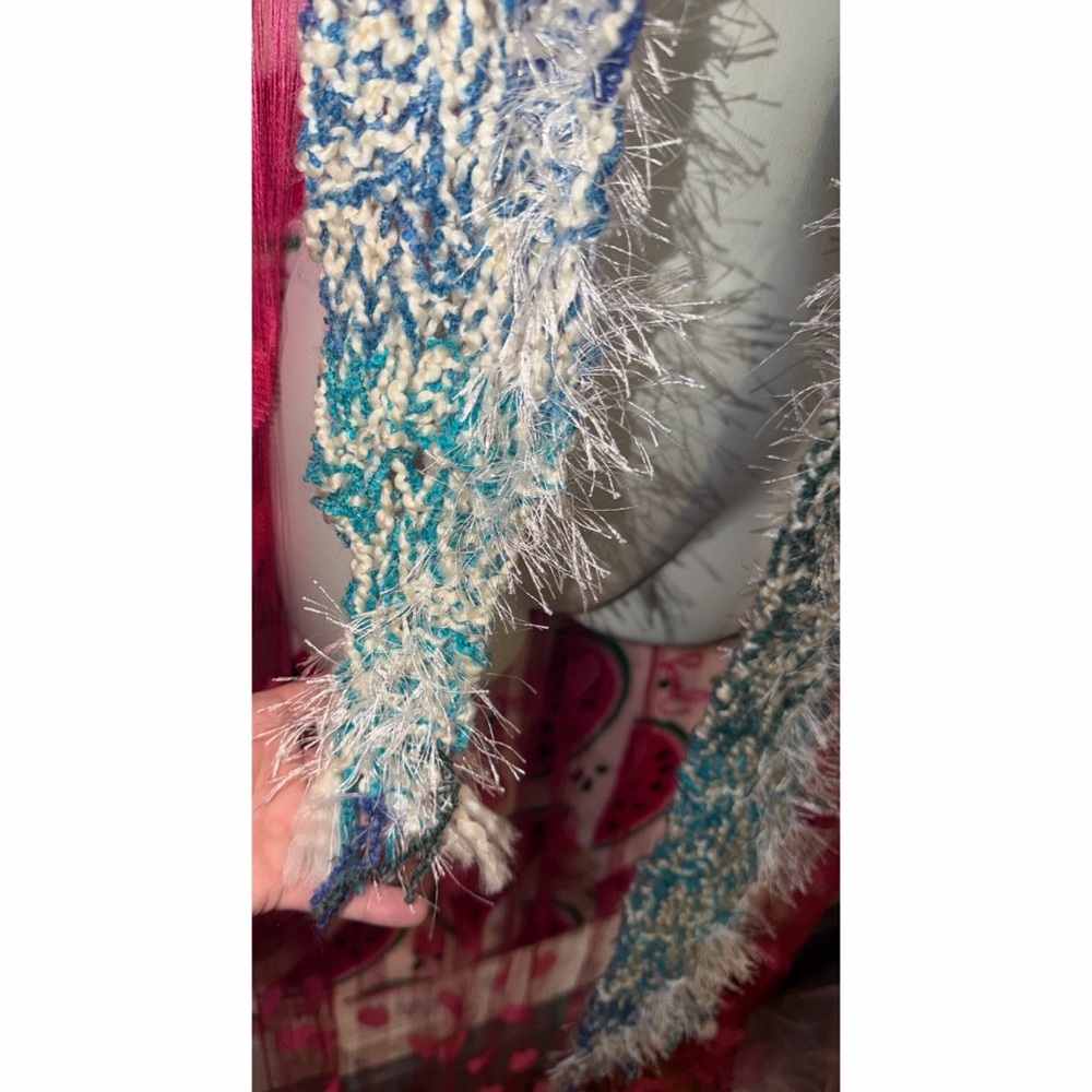 🩵 Chic Fringe Scarf - Picture 2 of 4